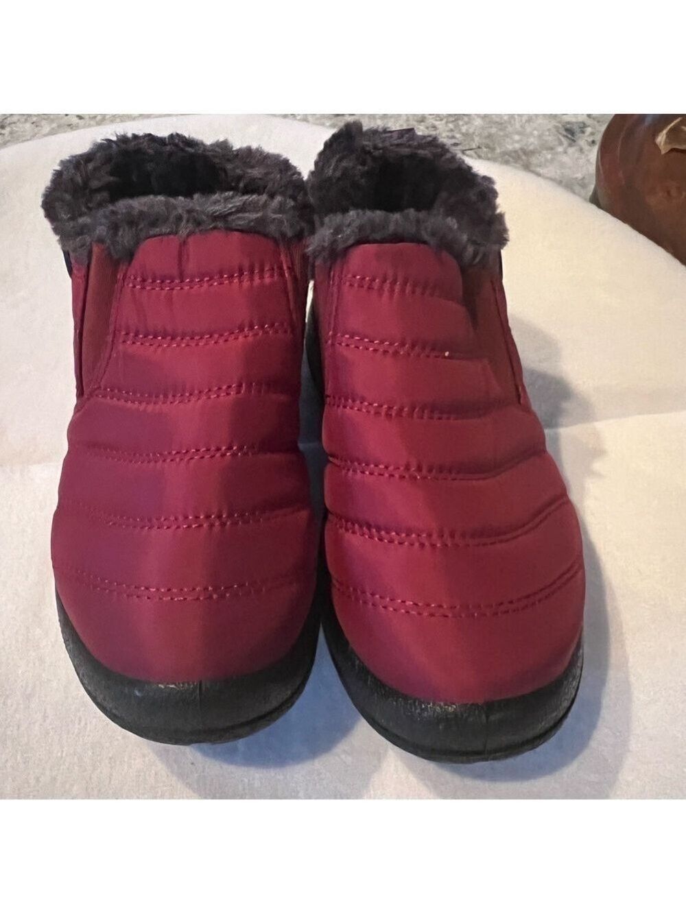 NWT KVbabby winter snow boots. Slip on water resistant, Boy/Girl Size 13/32
